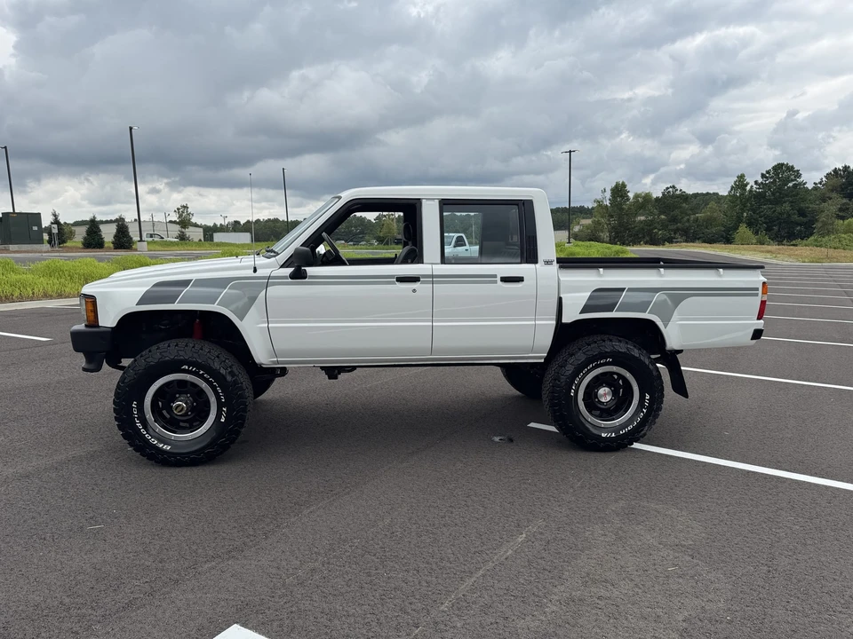 1987 Toyota Hilux 4th Gen - Image 14 of 31