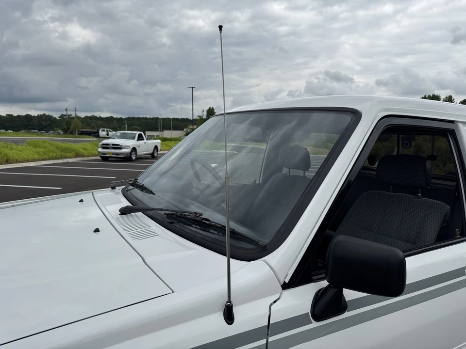 1987 Toyota Hilux 4th Gen - Image 17 of 31