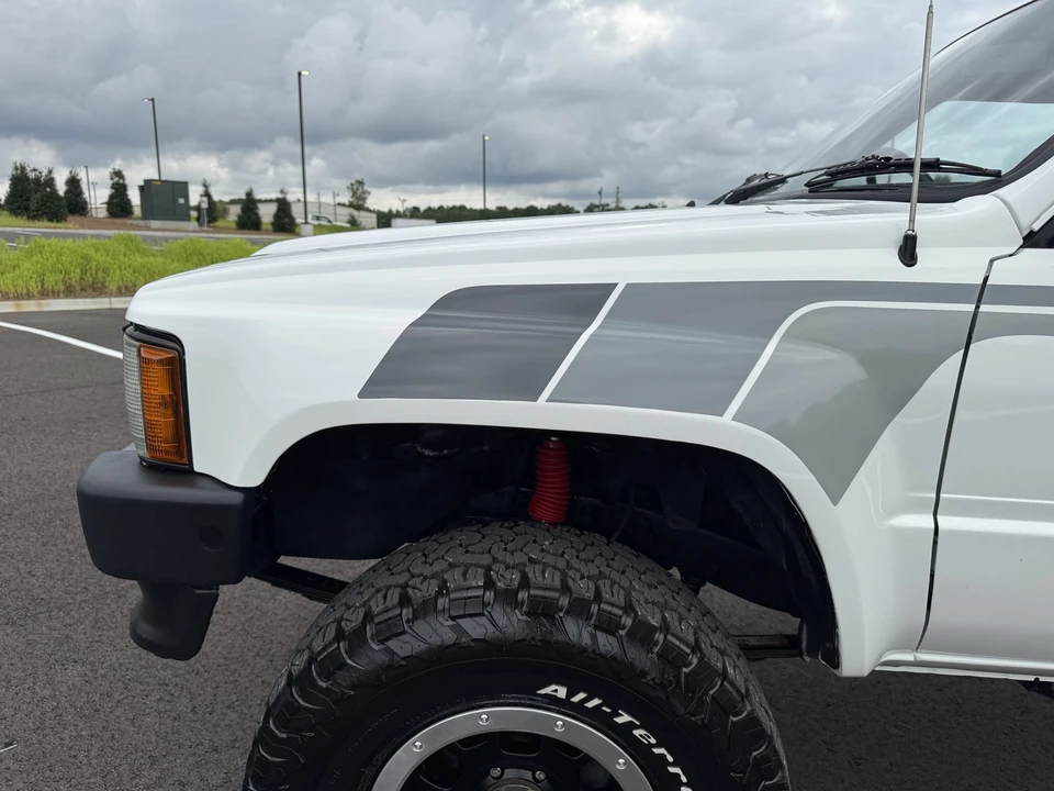 1987 Toyota Hilux 4th Gen - Image 16 of 31