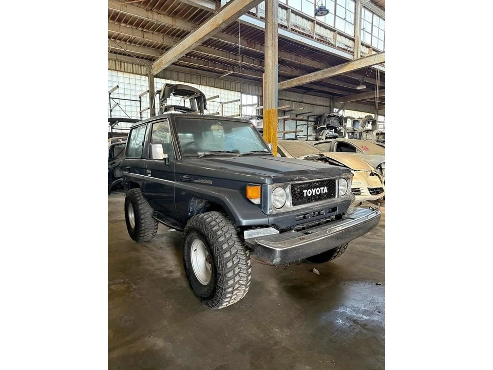 1987 Toyota J60 Land Cruiser - Image 2 of 13