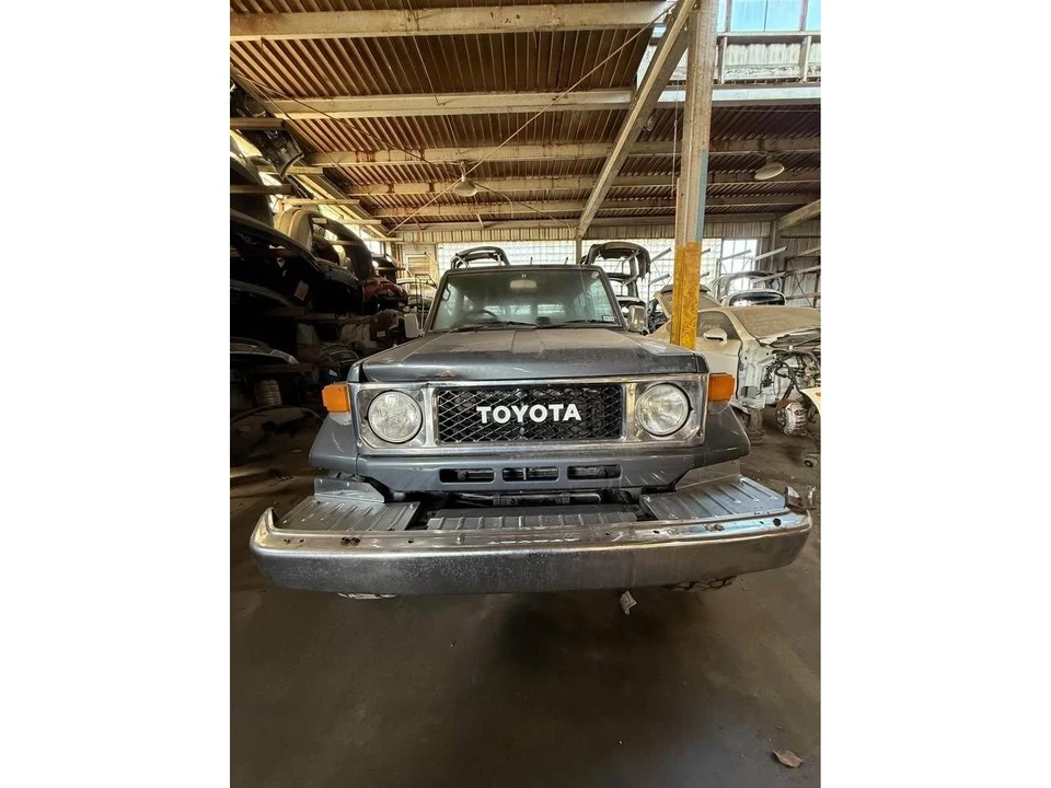 1987 Toyota J60 Land Cruiser - Image 6 of 13