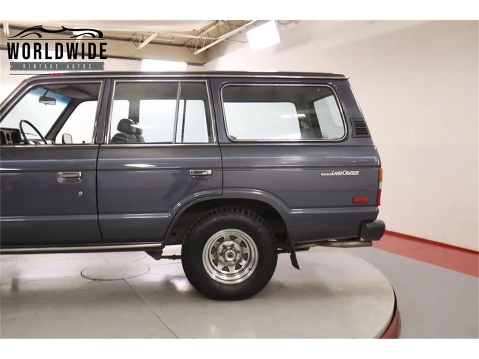 1987 Toyota J60 Land Cruiser - Image 10 of 31