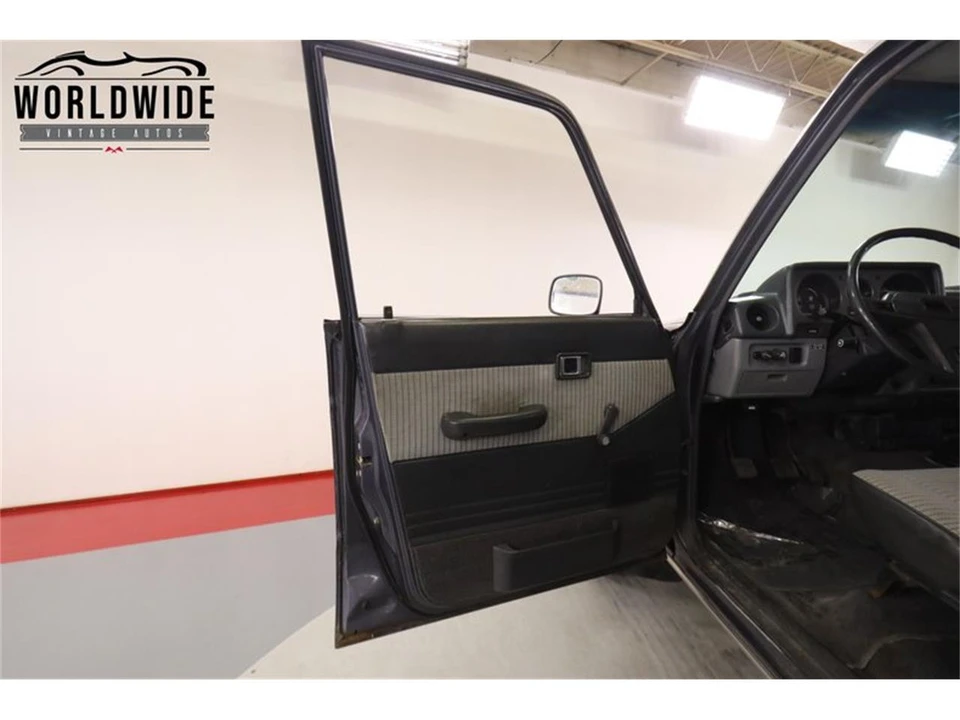 1987 Toyota J60 Land Cruiser - Image 24 of 31
