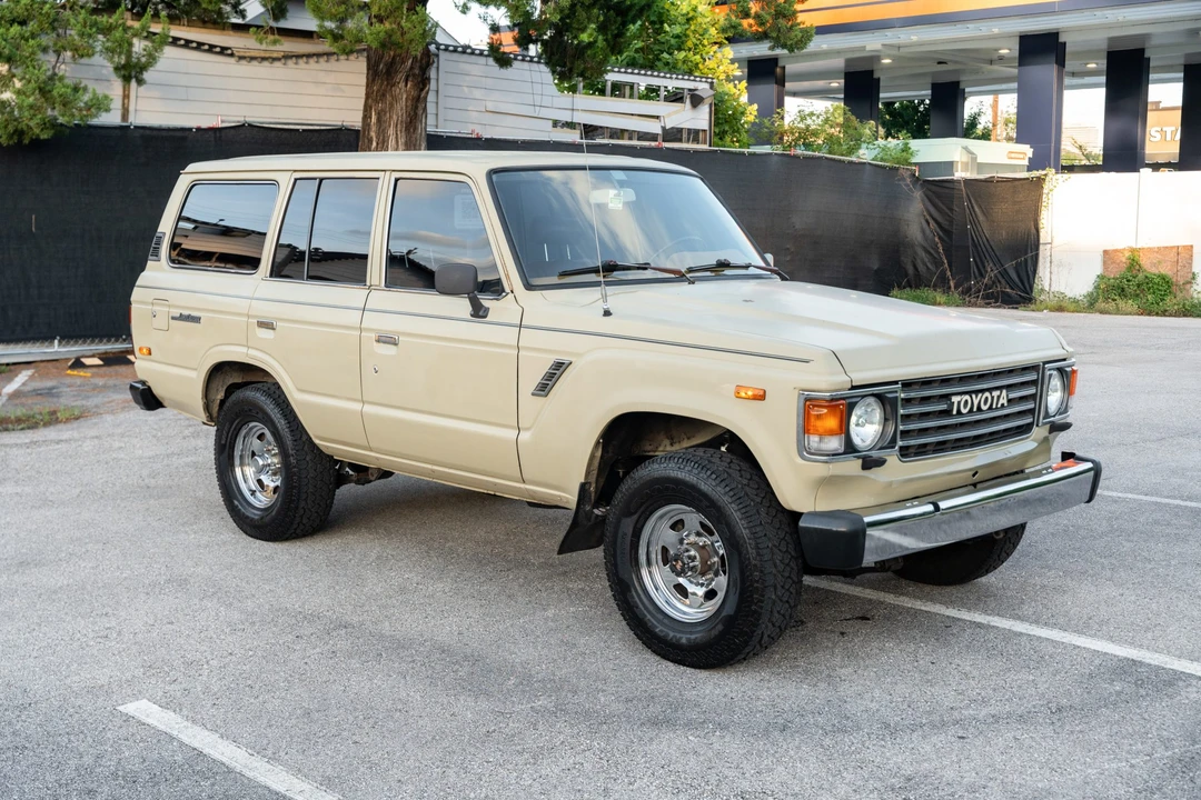 1987 Toyota J60 Land Cruiser - Image 9 of 31