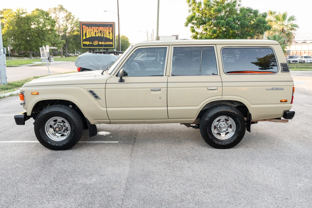 1987 Toyota J60 Land Cruiser - Image 3 of 31