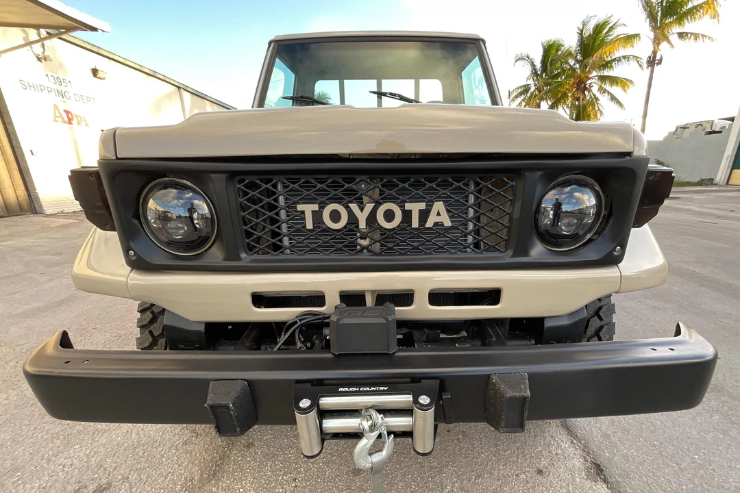 1987 Toyota J70 Land Cruiser - Image 2 of 31