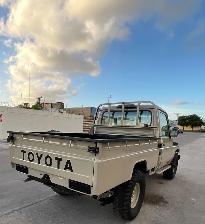 1987 Toyota J70 Land Cruiser - Image 25 of 31
