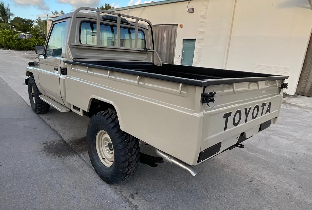 1987 Toyota J70 Land Cruiser - Image 18 of 31