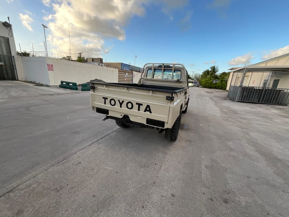 1987 Toyota J70 Land Cruiser - Image 24 of 31
