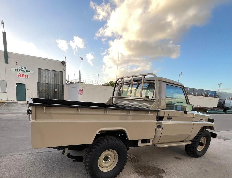 1987 Toyota J70 Land Cruiser - Image 28 of 31