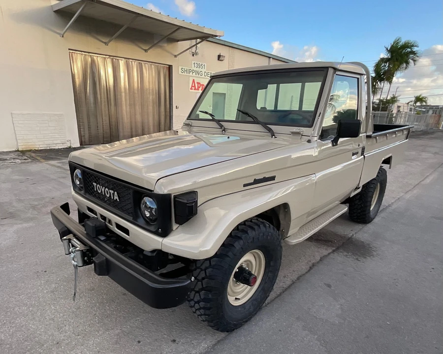 1987 Toyota J70 Land Cruiser - Image 11 of 31