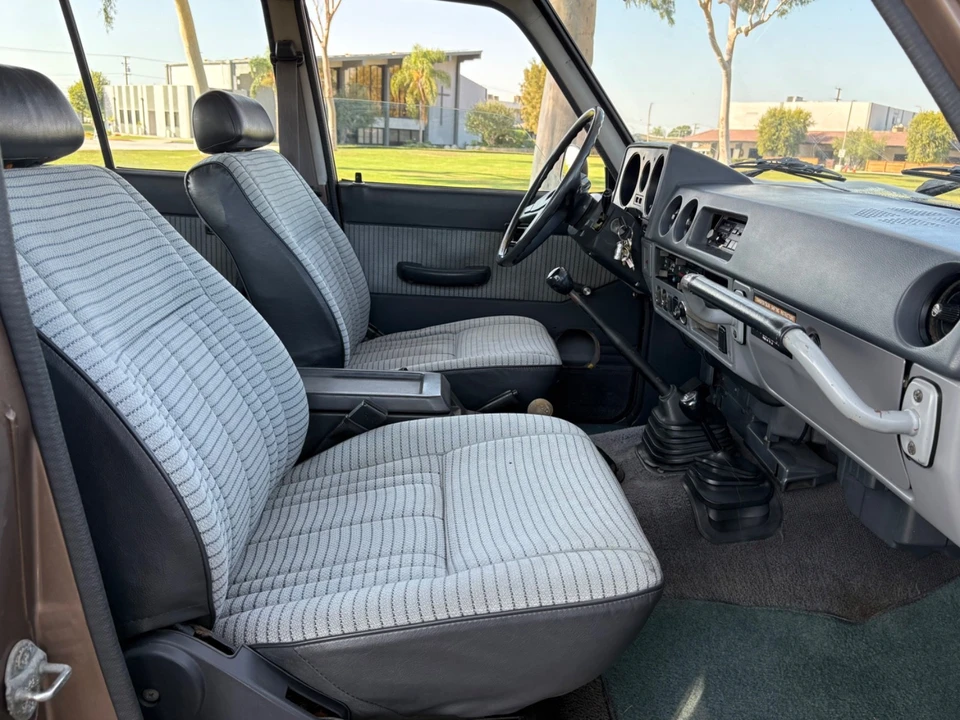 1987 Toyota J60 Land Cruiser - Image 19 of 21
