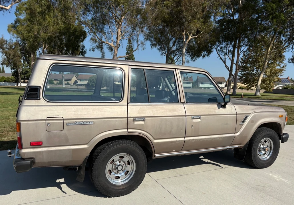 1987 Toyota J60 Land Cruiser - Image 3 of 21