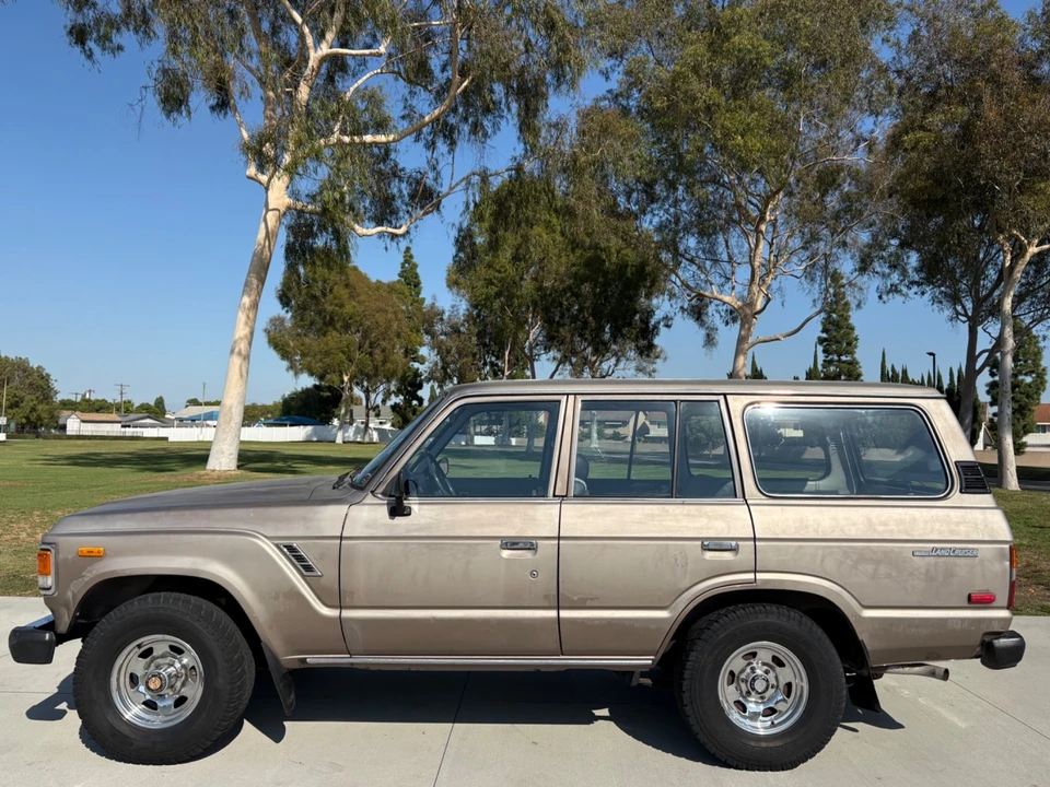 1987 Toyota J60 Land Cruiser - Image 4 of 21