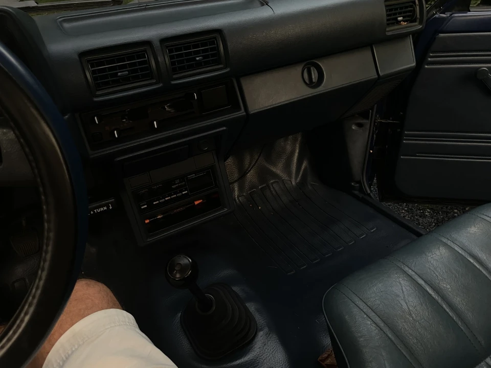 1987 Toyota Hilux 4th Gen - Image 12 of 14