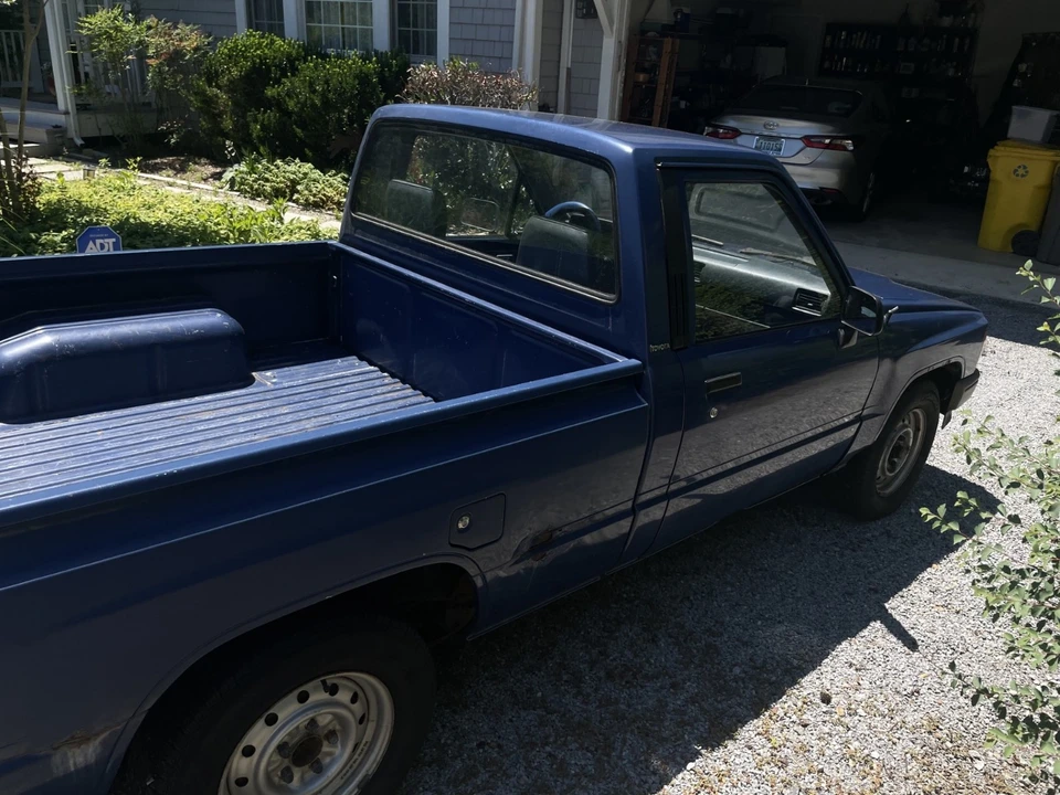 1987 Toyota Hilux 4th Gen - Image 2 of 14
