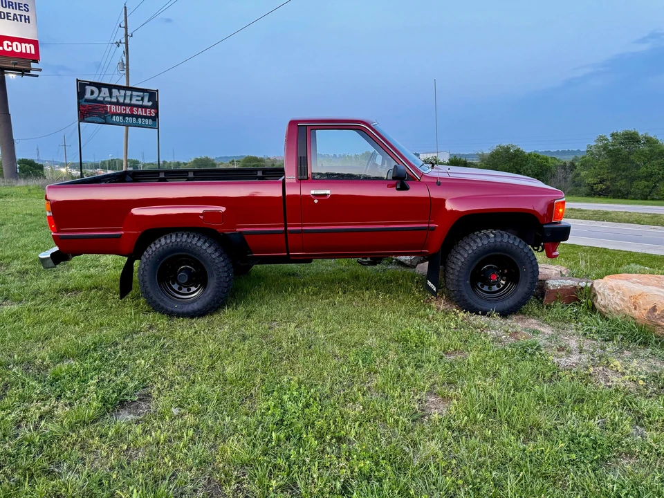 1987 Toyota Hilux 4th Gen - Image 10 of 31