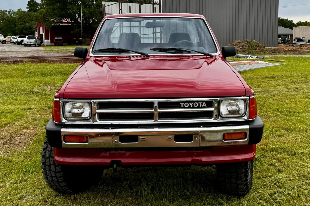 1987 Toyota Hilux 4th Gen - Image 2 of 31