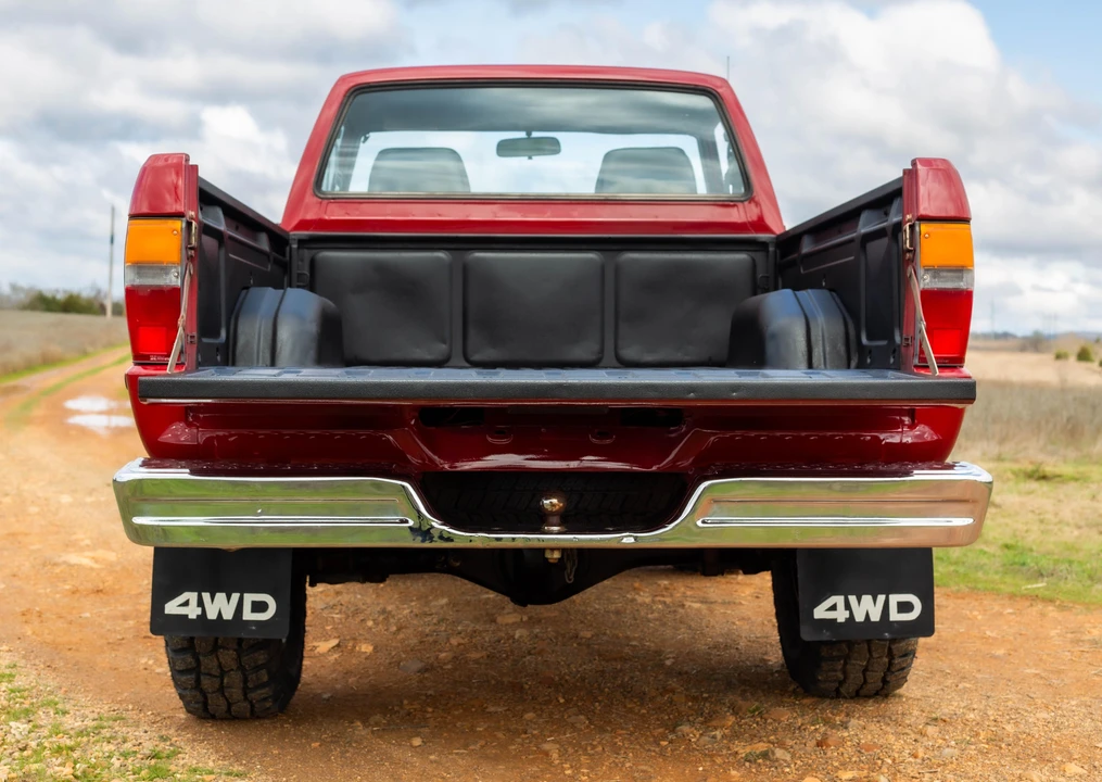 1987 Toyota Hilux 4th Gen - Image 9 of 31