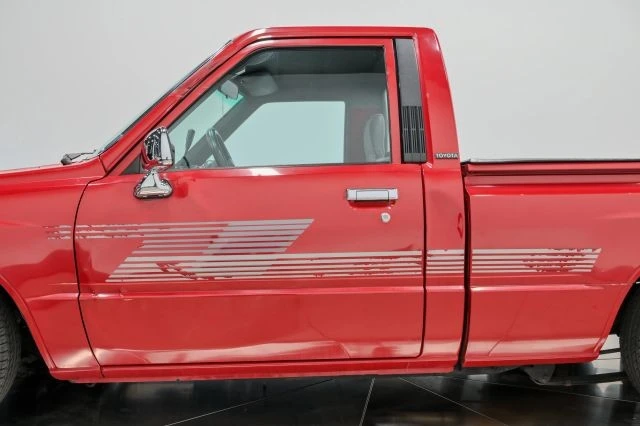 1987 Toyota Hilux 4th Gen - Image 17 of 31
