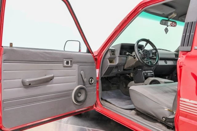 1987 Toyota Hilux 4th Gen - Image 26 of 31