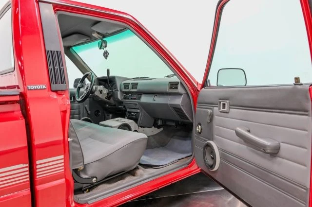 1987 Toyota Hilux 4th Gen - Image 31 of 31