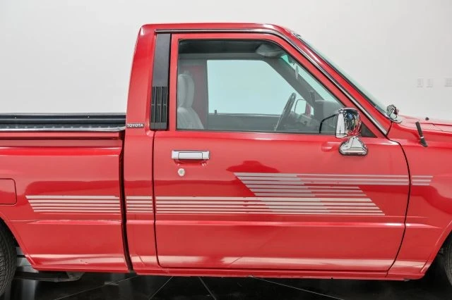 1987 Toyota Hilux 4th Gen - Image 21 of 31