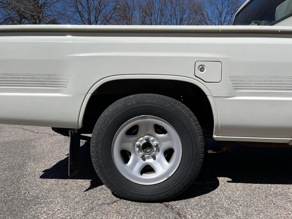 1987 Toyota Hilux 4th Gen - Image 24 of 31