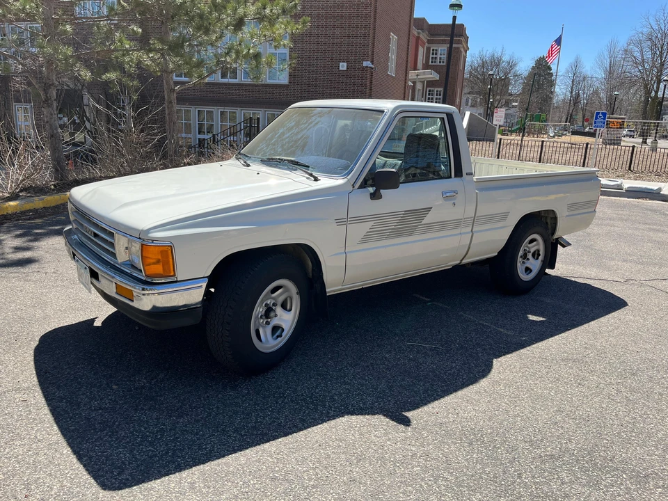 1987 Toyota Hilux 4th Gen - Image 7 of 31