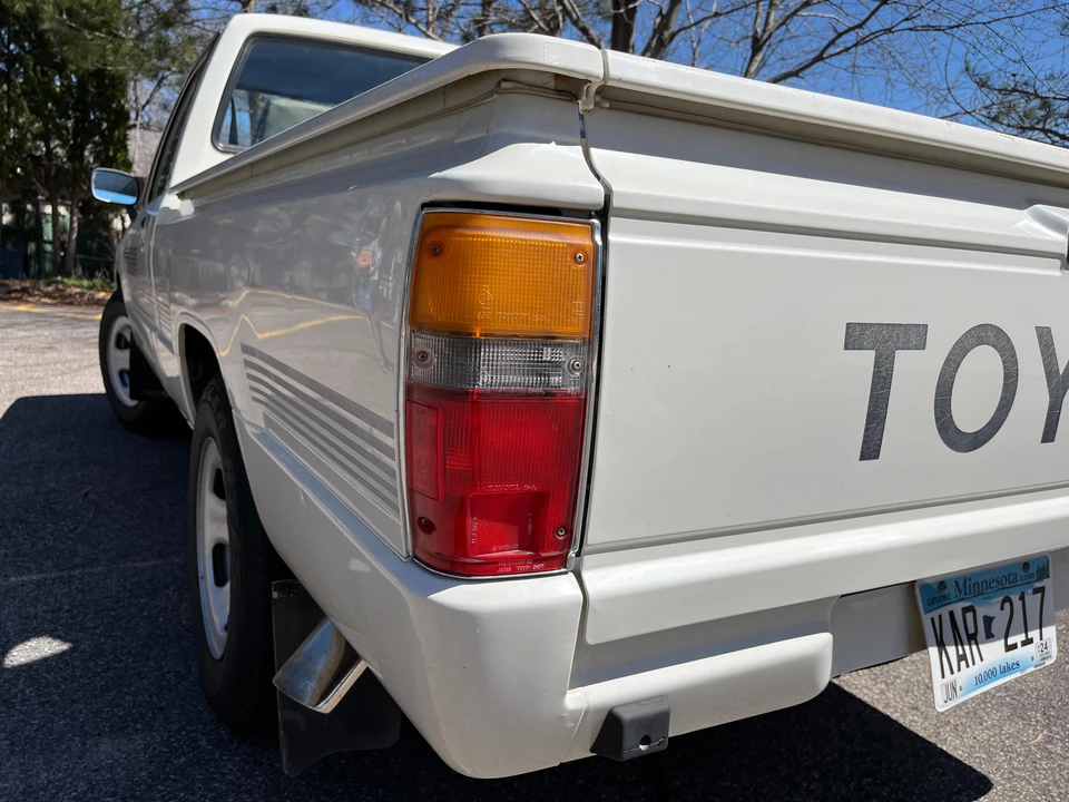 1987 Toyota Hilux 4th Gen - Image 17 of 31