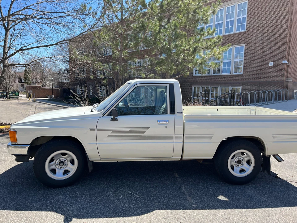 1987 Toyota Hilux 4th Gen - Image 8 of 31