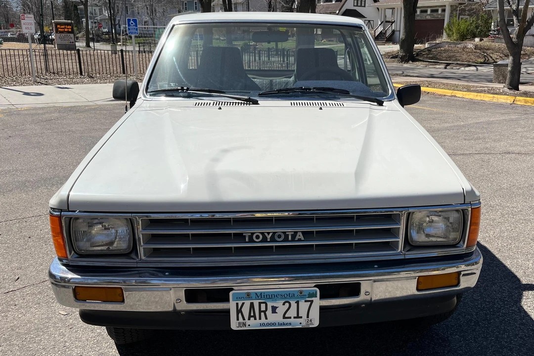 1987 Toyota Hilux 4th Gen - Image 2 of 31
