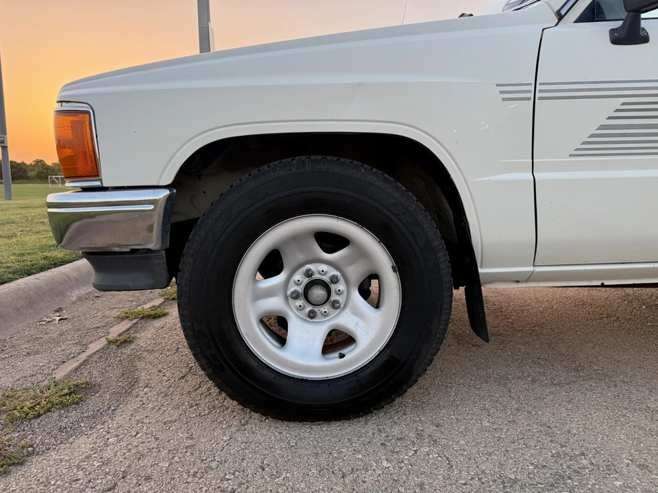 1987 Toyota Hilux 4th Gen - Image 25 of 31