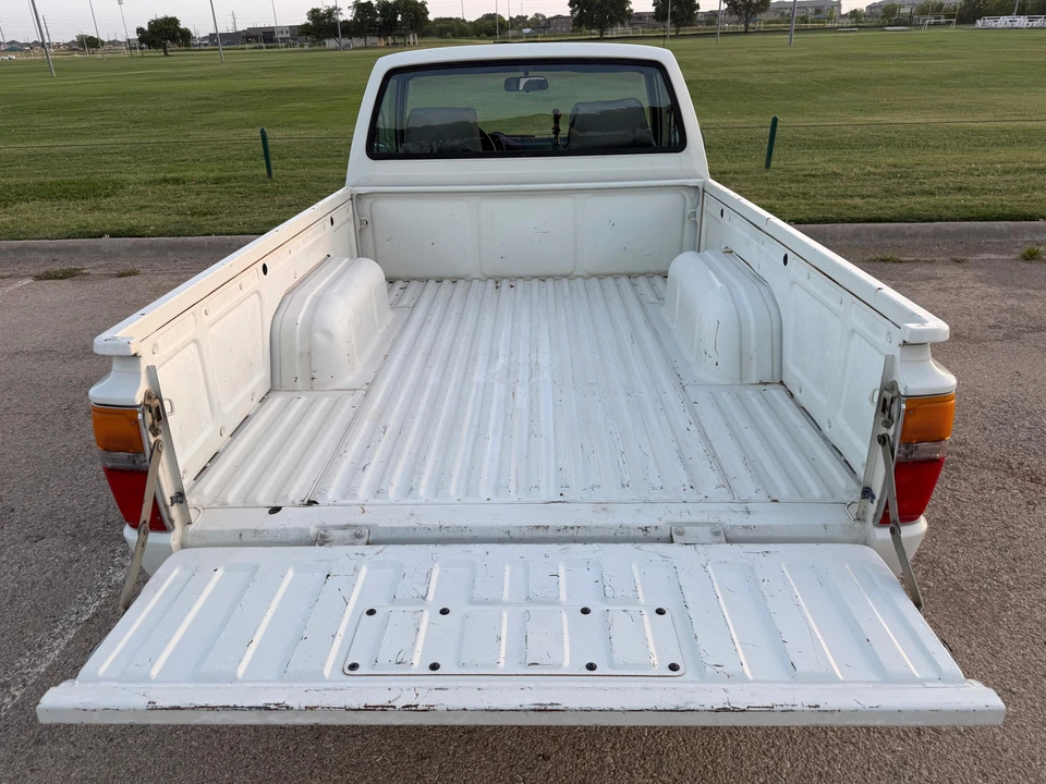 1987 Toyota Hilux 4th Gen - Image 7 of 31