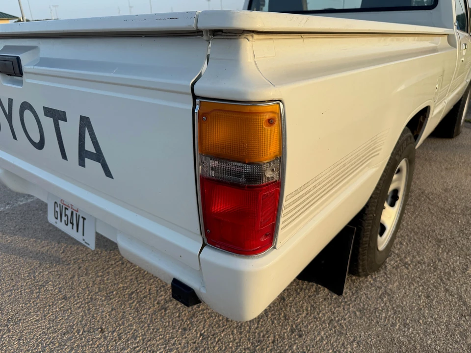 1987 Toyota Hilux 4th Gen - Image 18 of 31
