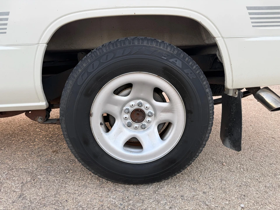 1987 Toyota Hilux 4th Gen - Image 26 of 31