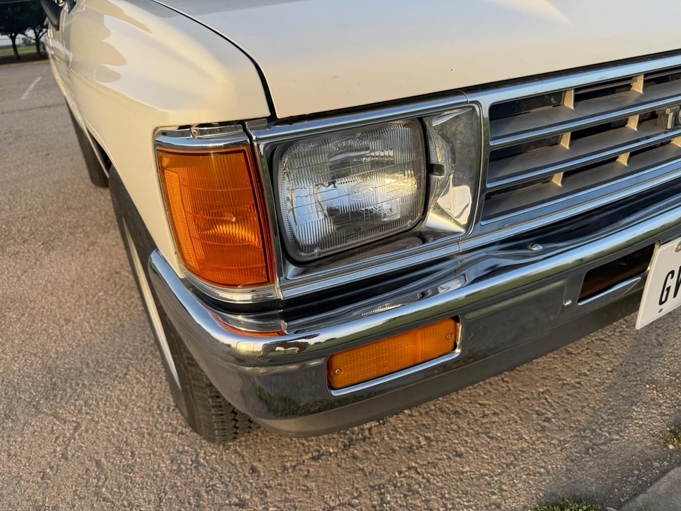 1987 Toyota Hilux 4th Gen - Image 11 of 31