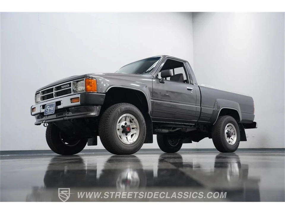1987 Toyota Hilux 4th Gen - Image 19 of 31