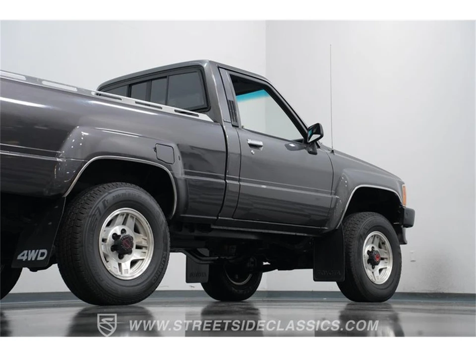 1987 Toyota Hilux 4th Gen - Image 27 of 31