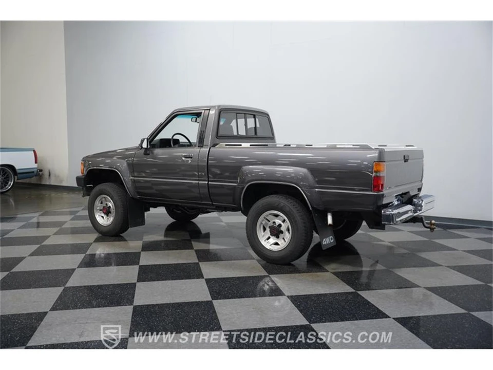 1987 Toyota Hilux 4th Gen - Image 7 of 31