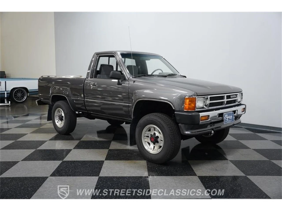 1987 Toyota Hilux 4th Gen - Image 15 of 31