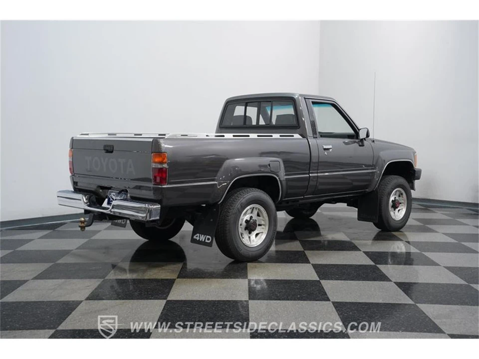 1987 Toyota Hilux 4th Gen - Image 11 of 31