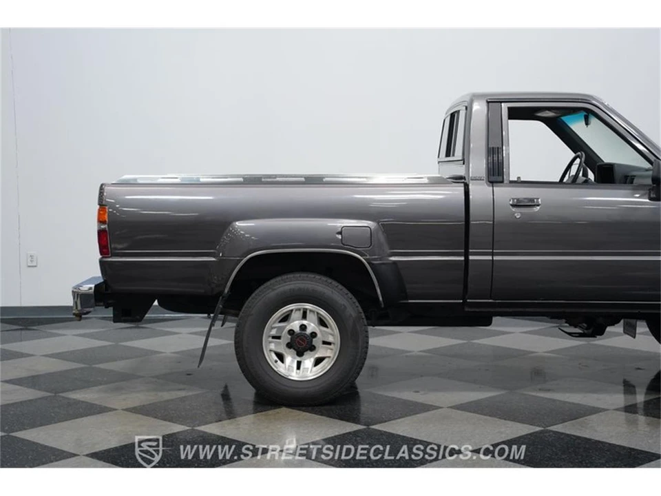 1987 Toyota Hilux 4th Gen - Image 28 of 31