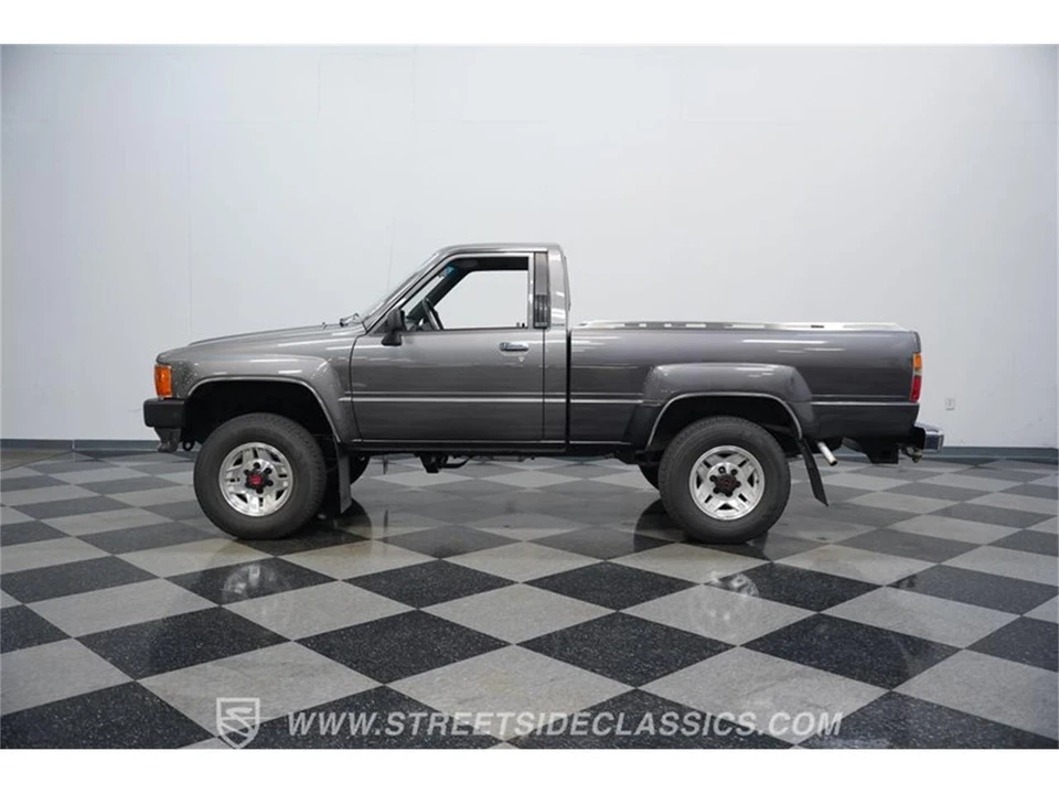 1987 Toyota Hilux 4th Gen - Image 6 of 31