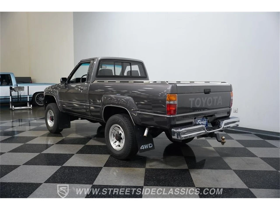 1987 Toyota Hilux 4th Gen - Image 8 of 31