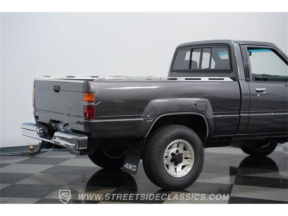 1987 Toyota Hilux 4th Gen - Image 24 of 31