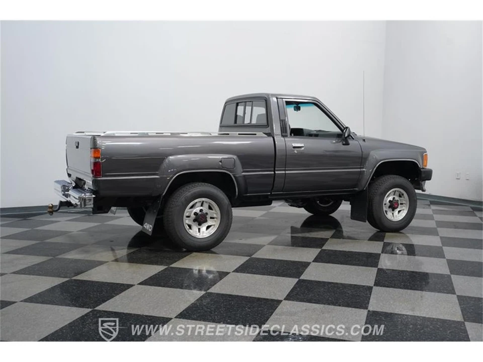 1987 Toyota Hilux 4th Gen - Image 12 of 31