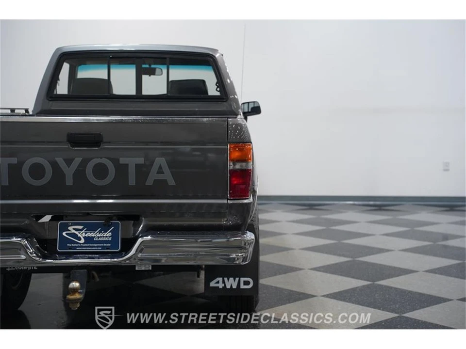 1987 Toyota Hilux 4th Gen - Image 25 of 31
