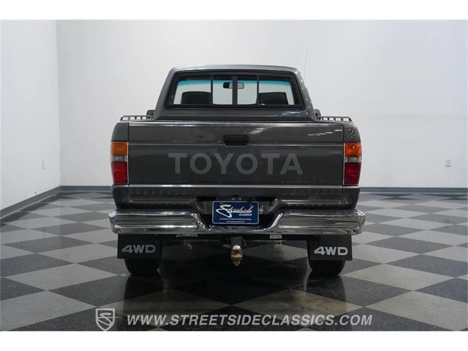 1987 Toyota Hilux 4th Gen - Image 9 of 31