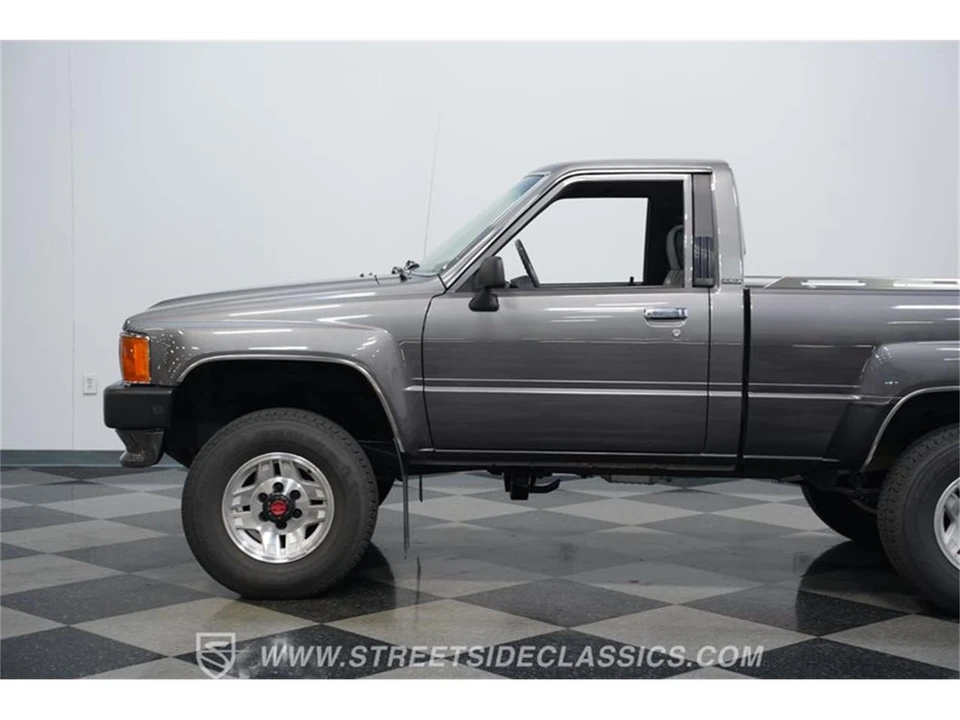 1987 Toyota Hilux 4th Gen - Image 21 of 31
